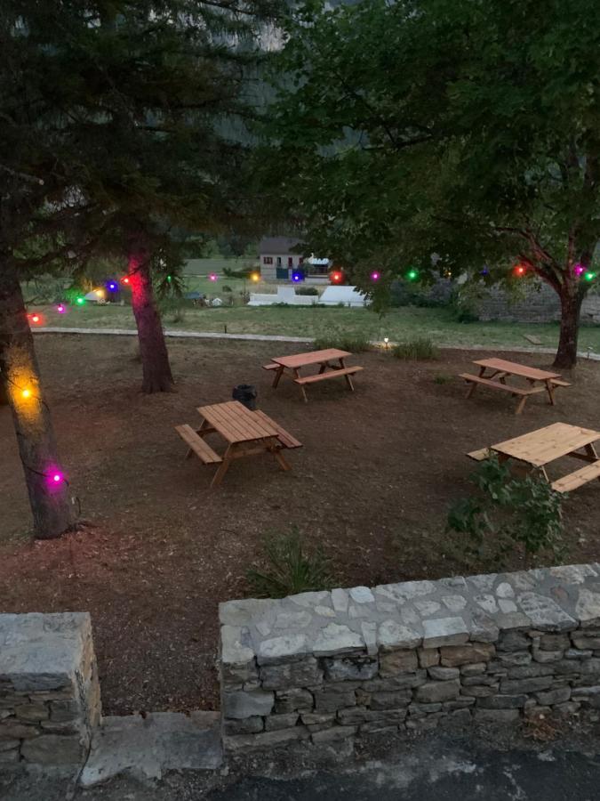 Bed and Breakfast La Voutee 5 Epis Avec Bain Finlandais Prive Au Manoir Du Charme Gorges Du Tarn Quezac  Экстерьер фото